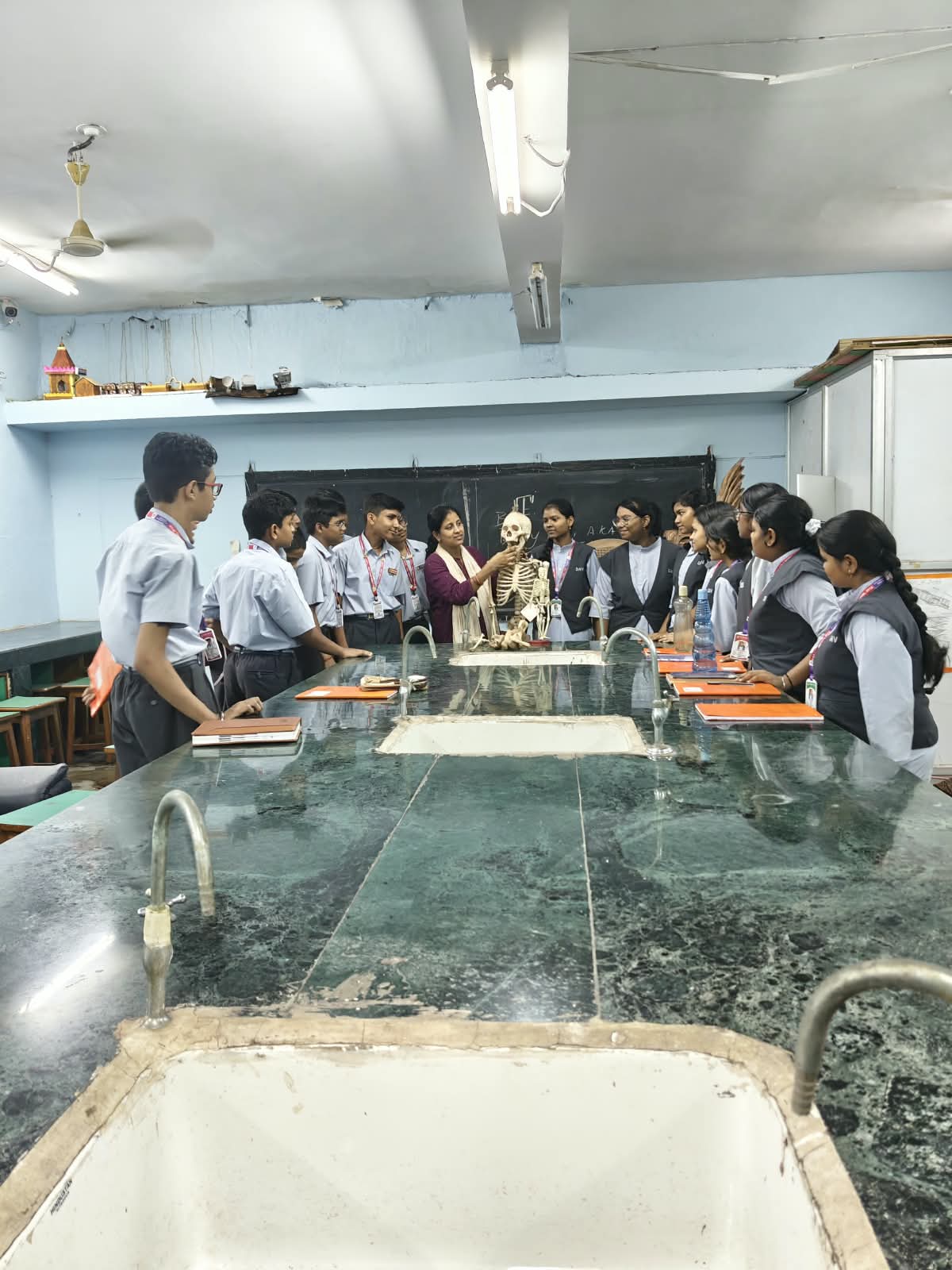 BIOLOGY LAB